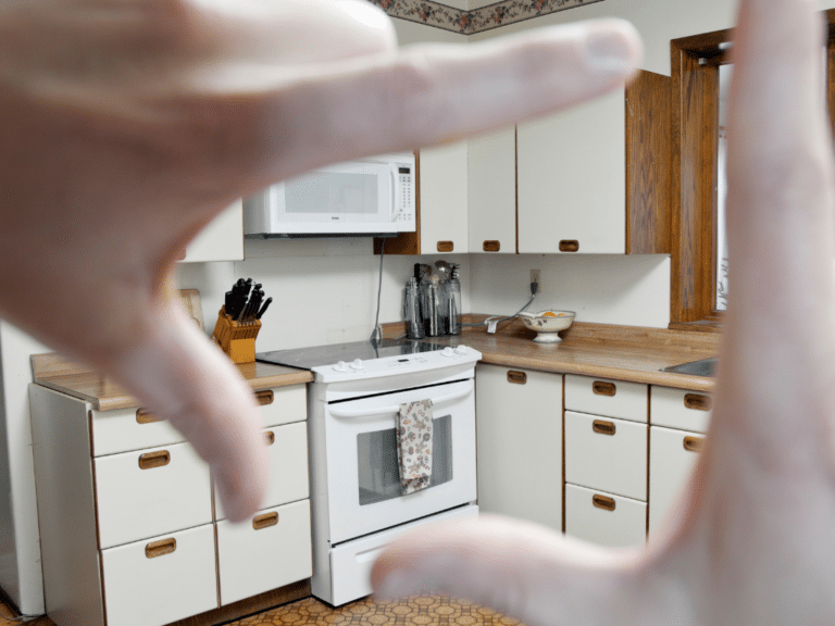 How Countertop Design And Installation Services Renew a Tired Kitchen